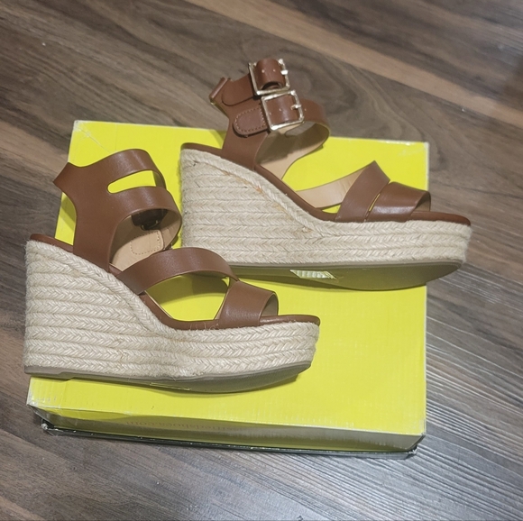 Wedge Sandals Sizs 6.5 - Picture 2 of 4